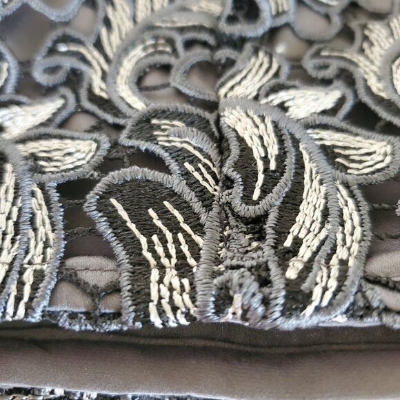 St. John Lace Skirt NWT Size 2 Charcoal Black Floral Overlay $695 Elegant Design - Picture 11 of 11